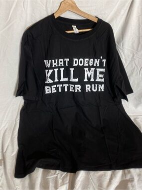 Black Graphic Tee "What Doesn't Kill Me"